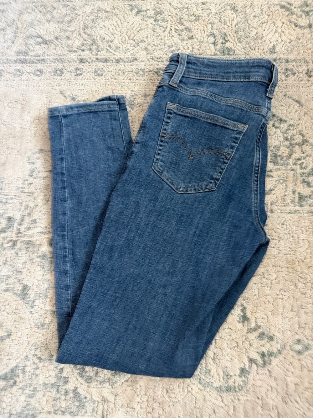 Levi's Mid-Blue Skinny Jeans